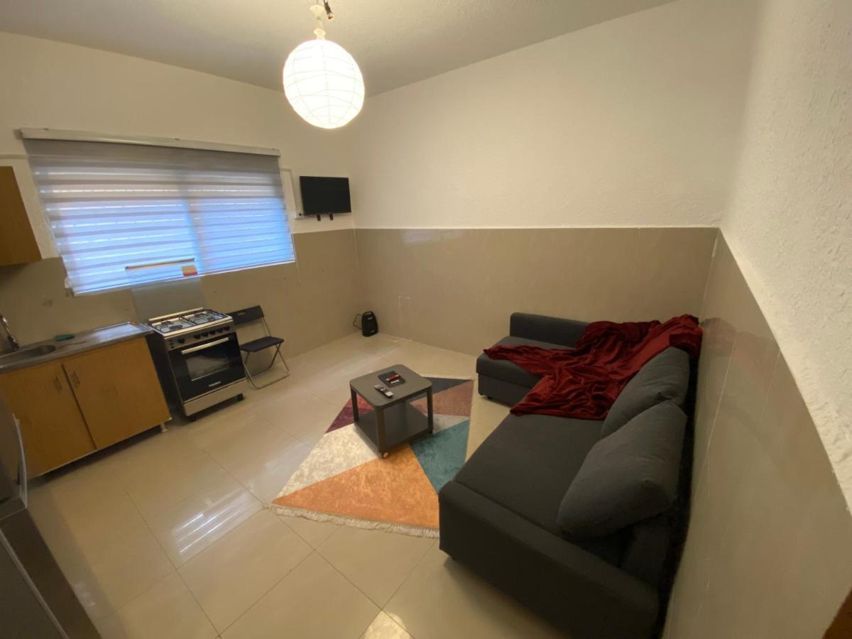 Horses House Apartment คีราค ภายนอก รูปภาพ