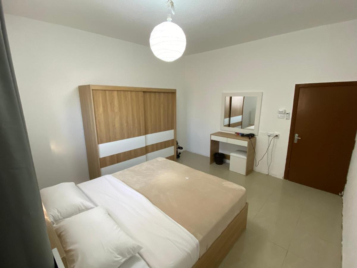 Horses House Apartment คีราค ภายนอก รูปภาพ