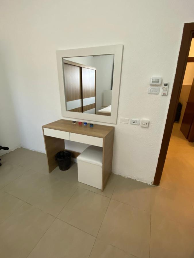 Horses House Apartment คีราค ภายนอก รูปภาพ